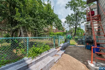 212 Garside Street, Newark, NJ 07104 - Photo 8