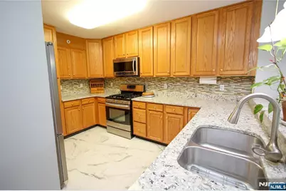 10 Redspire Drive 10 #10, Union Township, NJ 07083 - Photo 2
