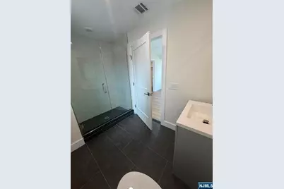 312 Hackensack Street 2nd Floor #2nd floor, Carlstadt, NJ 07072 - Photo 10