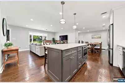 122 Spruce Street, Midland Park, NJ 07432 - Photo 8