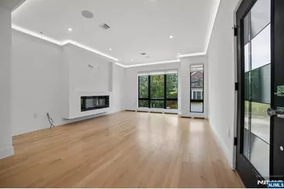 425 Grandview Place, Fort Lee, NJ 07024 - Photo 4