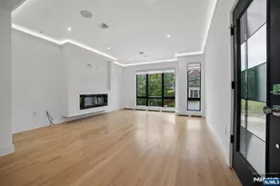 425 Grandview Pl, Fort Lee, NJ 07024 - Photo 4