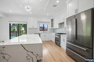 425 Grandview Pl, Fort Lee, NJ 07024 - Photo 10