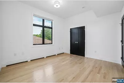 425 Grandview Place, Fort Lee, NJ 07024 - Photo 18