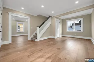 25 Marinus St, Rochelle Park Township, NJ 07662 - Photo 4