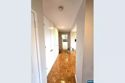 2348 Linwood Avenue 7L #7L, Fort Lee, NJ 07024 - Photo 10