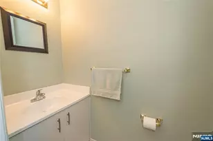 45 Sampson Street 11, Saddle Brook Township, NJ 07663 - Photo 18