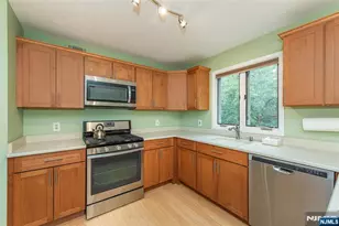 45 Sampson Street 11, Saddle Brook Township, NJ 07663 - Photo 6