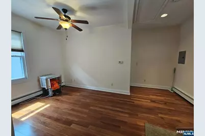 42 Washington Place 2nd Floor #2nd floor, East Rutherford, NJ 07073 - Photo 6