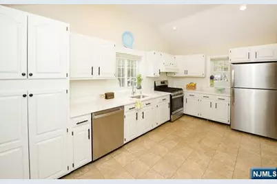 13 Orangeburgh Road, Old Tappan, NJ 07675 - Photo 8