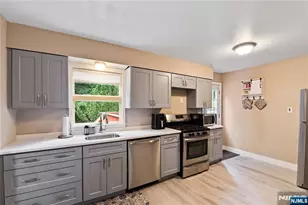 46 Linwood Ave, Midland Park, NJ 07432 - Photo 8