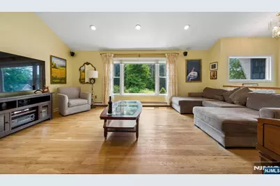 364 Piermont Avenue, Hillsdale, NJ 07642 - Photo 4