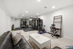 21 Chestnut Ct, Cedar Grove, NJ 07009 - Photo 18