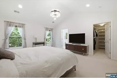 21 Chestnut Court, Cedar Grove, NJ 07009 - Photo 10
