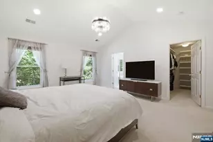 21 Chestnut Ct, Cedar Grove, NJ 07009 - Photo 10