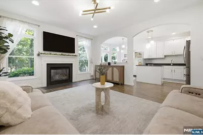 21 Chestnut Court, Cedar Grove, NJ 07009 - Photo 4