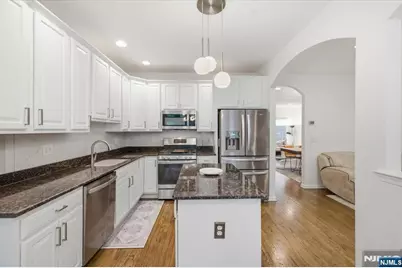 21 Chestnut Court, Cedar Grove, NJ 07009 - Photo 6