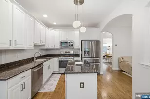 21 Chestnut Ct, Cedar Grove, NJ 07009 - Photo 6