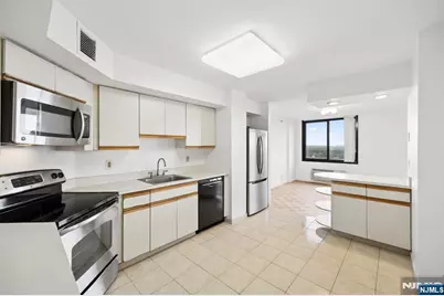 1265 15th Street 14C #14C, Fort Lee, NJ 07024 - Photo 10