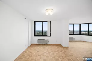 1265 15th Street 14C, Fort Lee, NJ 07024 - Photo 2