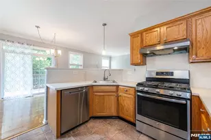 44 George Russell Way 22, Clifton, NJ 07013 - Photo 10