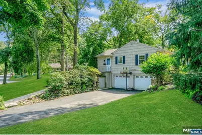 27 Stone Fence Road, Allendale, NJ 07401 - Photo 32