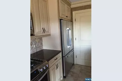 825 Riverside Avenue 16 #16, Lyndhurst Township, NJ 07071 - Photo 12