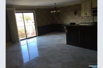 825 Riverside Avenue 16 #16, Lyndhurst Township, NJ 07071 - Photo 8