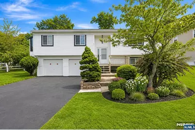 17 Lunn Avenue, Bergenfield, NJ 07621 - Photo 1