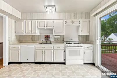 17 Lunn Avenue, Bergenfield, NJ 07621 - Photo 14