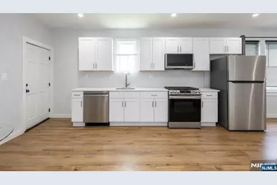 484 Prospect Street, East Orange, NJ 07017 - Photo 6