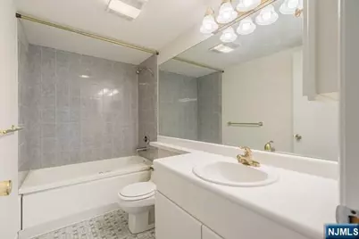 308 Franklin Court, Edgewater, NJ 07020 - Photo 14