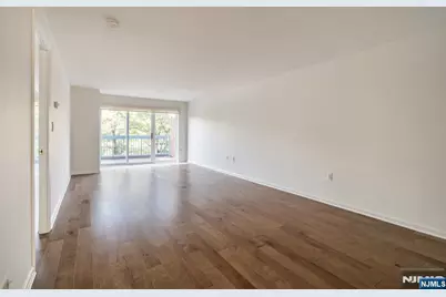308 Franklin Court, Edgewater, NJ 07020 - Photo 4