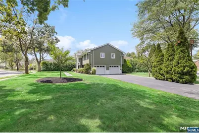 377 Chelsea Street, Paramus, NJ 07652 - Photo 26
