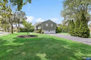 377 Chelsea St, Paramus, NJ 07652 - Photo 26