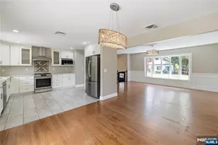 377 Chelsea St, Paramus, NJ 07652 - Photo 6