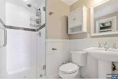 377 Chelsea Street, Paramus, NJ 07652 - Photo 20