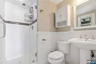377 Chelsea St, Paramus, NJ 07652 - Photo 20