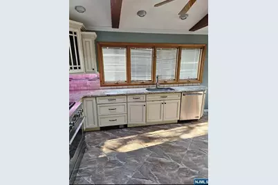 11 Benjamin Place, Pequannock Township, NJ 07440 - Photo 6