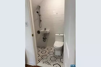 548 Palisade Avenue 4 #4, Garfield, NJ 07026 - Photo 14