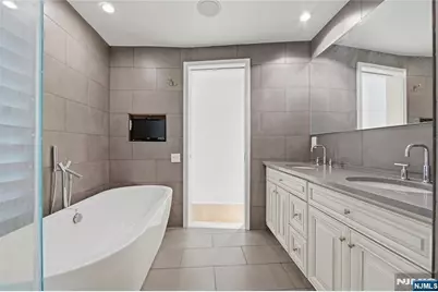 1008 Hudson Park, Edgewater, NJ 07020 - Photo 20