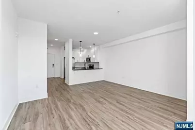 520 Cliff Street 221 #221, Fairview, NJ 07022 - Photo 2