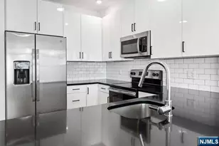 520 Cliff Street 221, Fairview, NJ 07022 - Photo 4