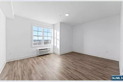 520 Cliff Street 221 #221, Fairview, NJ 07022 - Photo 6