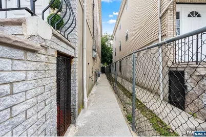 725 19th Street, Newark, NJ 07103 - Photo 34