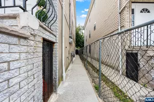 725 19th St, Newark, NJ 07103 - Photo 34