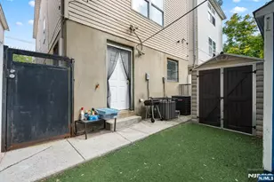 725 19th St, Newark, NJ 07103 - Photo 36