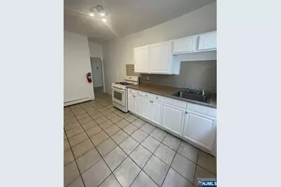 353-355 20th Avenue 3 #3, Paterson, NJ 07513 - Photo 2