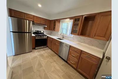 219 Cliff Street 1 #1, Cliffside Park, NJ 07010 - Photo 4