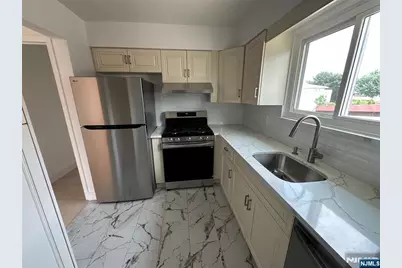 219 Cliff Street 2 #2, Cliffside Park, NJ 07010 - Photo 6